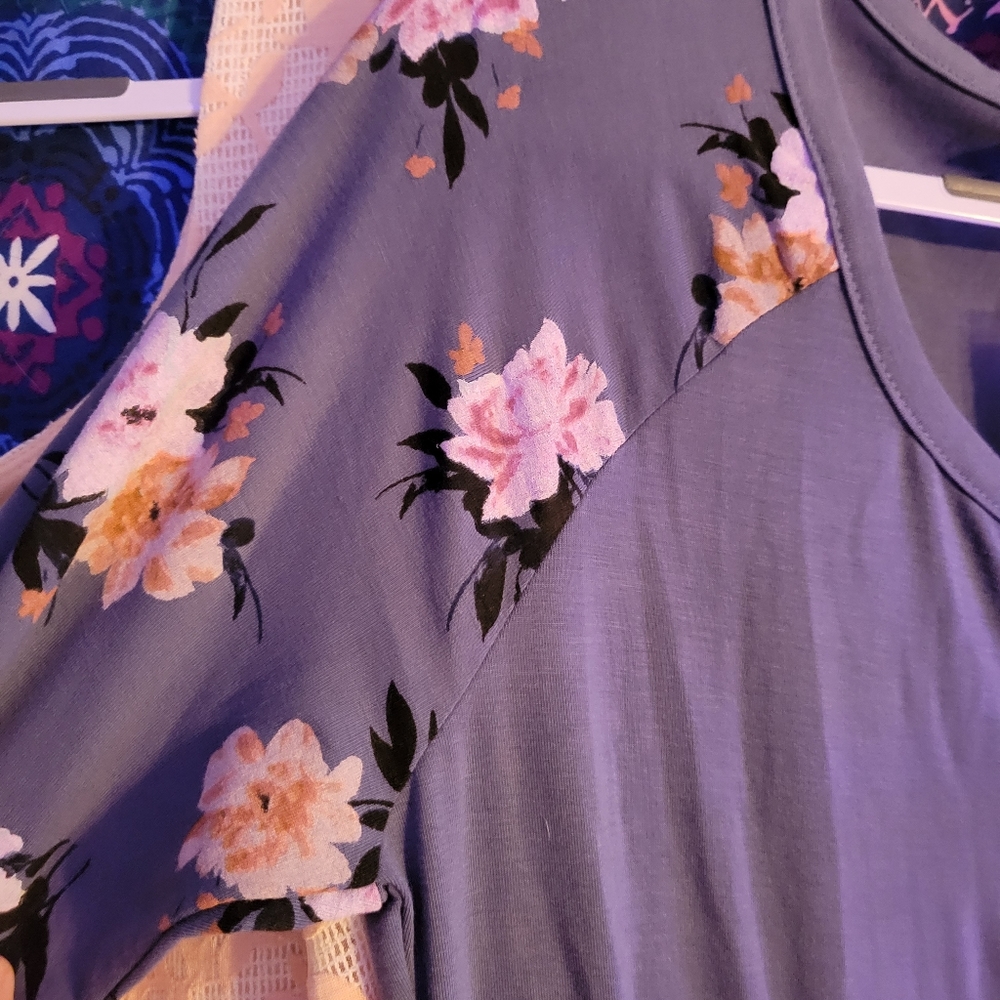 Torrid dresses two sizes 12 and 16 the 12 is kinda a big 12. And has pockets - Picture 9 of 9